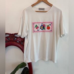 Vintage Cottagecore Karen Scott White Short Sleeve Tee with Fruit Themed Patch